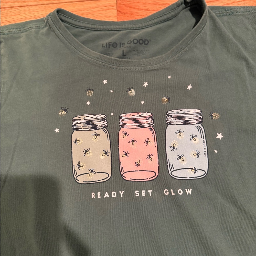 Life Is Good Women's Tee with Glow Jar Design - Green Size L Camping outdoor